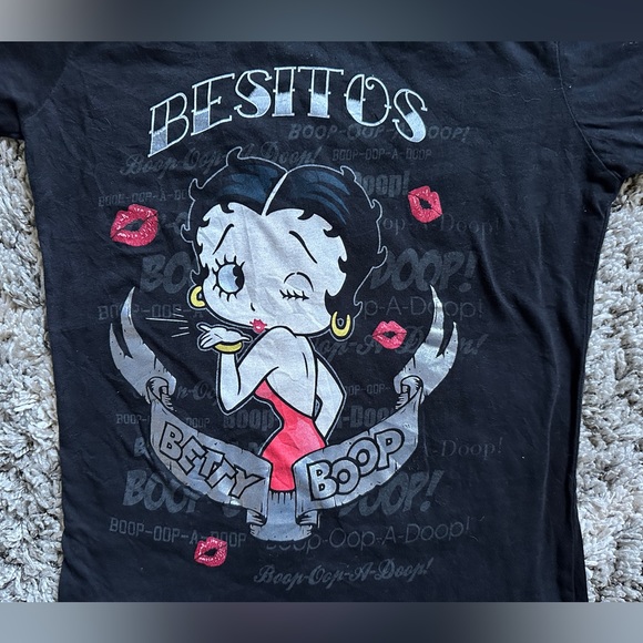 Universal Studios Betty Boop Besitos t-shirt - Picture 2 of 6